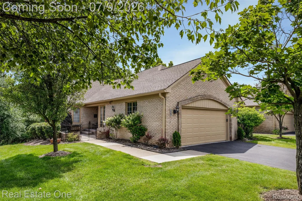 6273 Celeste Road West Bloomfield Charter Township MI 48322
