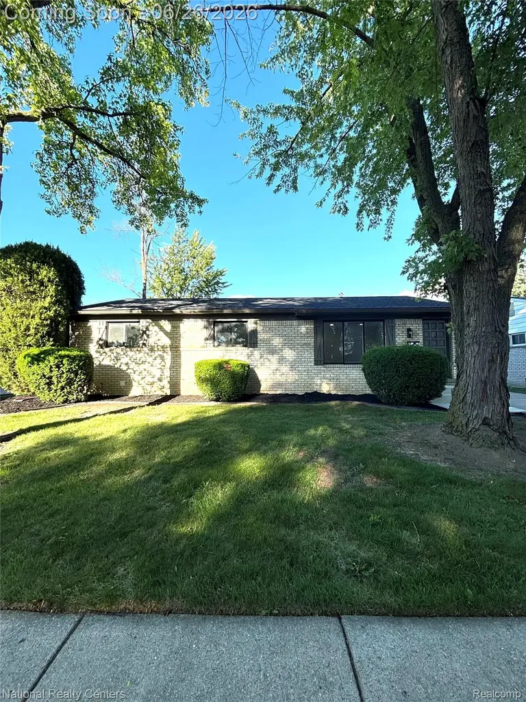 2362 Milverton Drive Troy City MI 48083