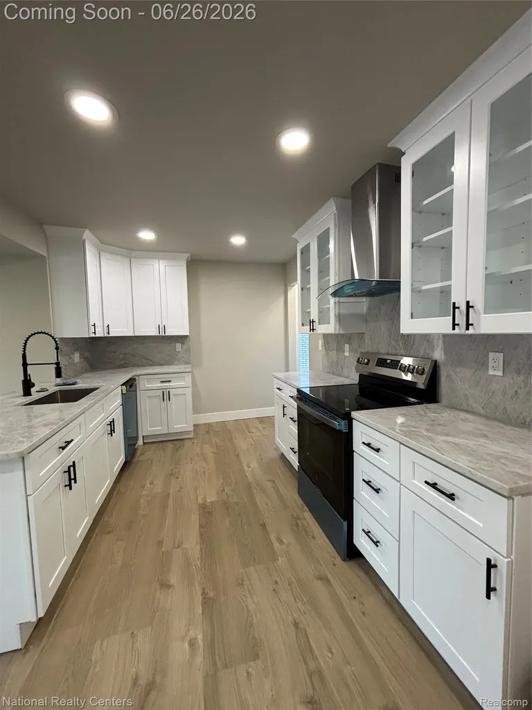 2362 Milverton Drive Troy City MI 48083
