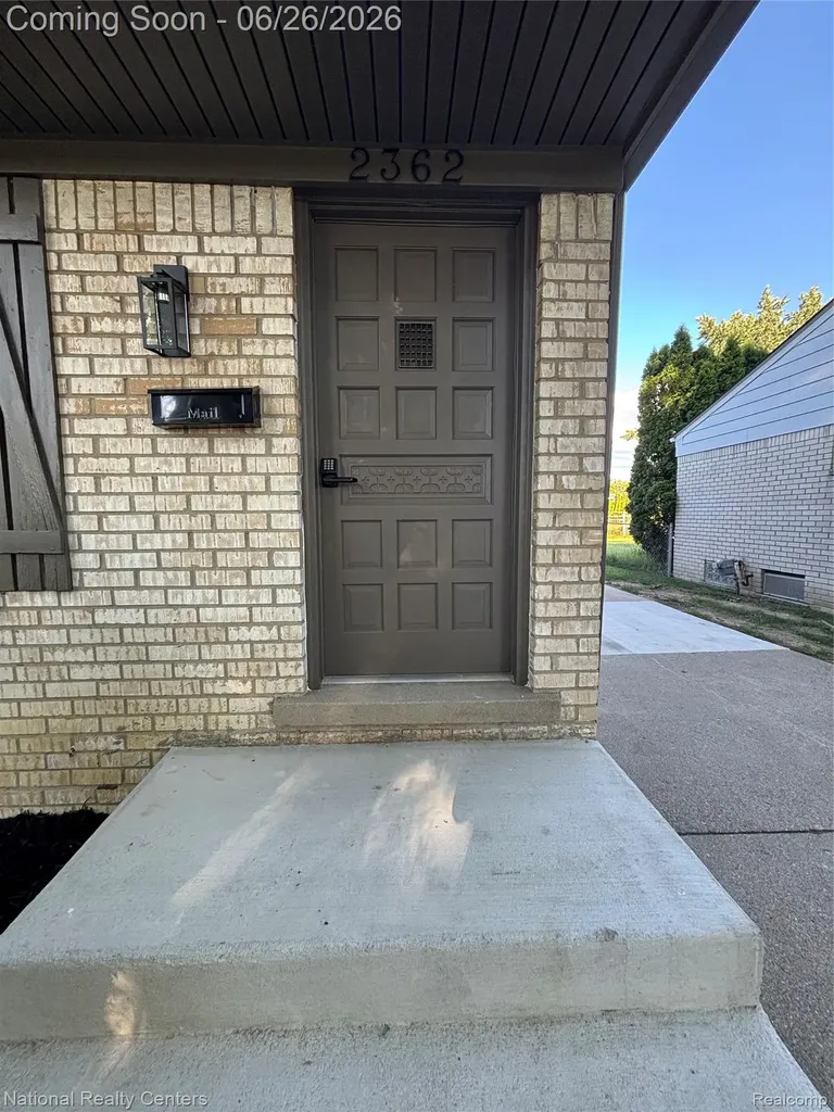 2362 Milverton Drive Troy City MI 48083
