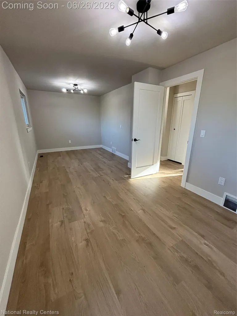 2362 Milverton Drive Troy City MI 48083