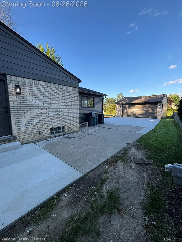 2362 Milverton Drive Troy City MI 48083