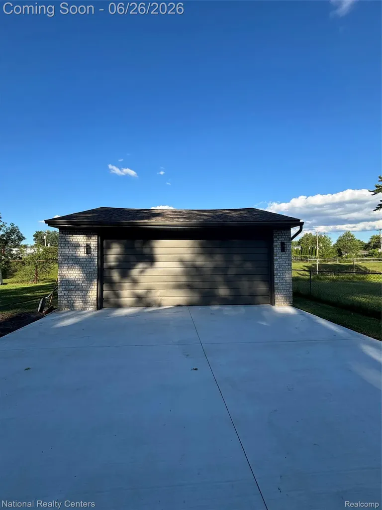 2362 Milverton Drive Troy City MI 48083