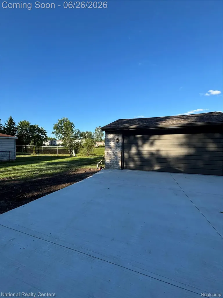 2362 Milverton Drive Troy City MI 48083