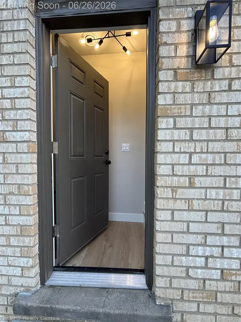 2362 Milverton Drive Troy City MI 48083