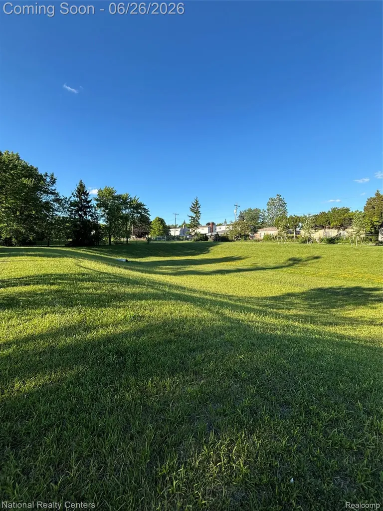 2362 Milverton Drive Troy City MI 48083