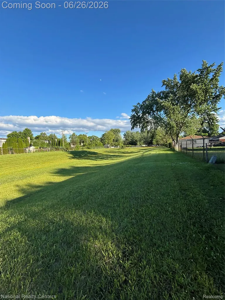 2362 Milverton Drive Troy City MI 48083