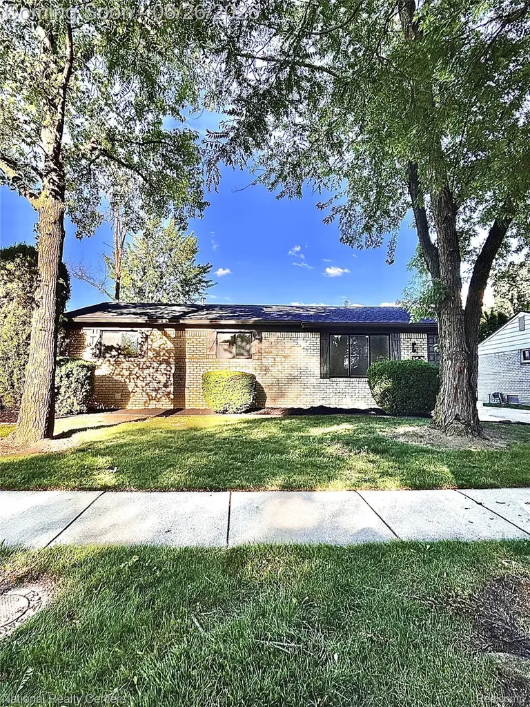 2362 Milverton Drive Troy City MI 48083