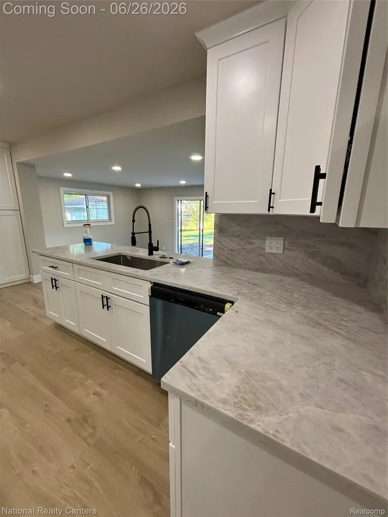 2362 Milverton Drive Troy City MI 48083