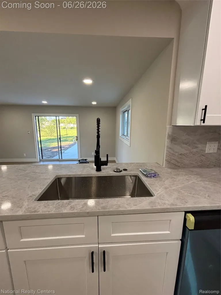 2362 Milverton Drive Troy City MI 48083