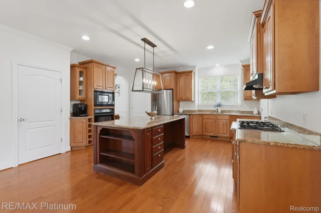 1713 Town Commons Drive Howell City MI 48855