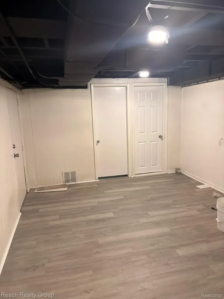 11430 Lenore Redford Charter Township MI 48239