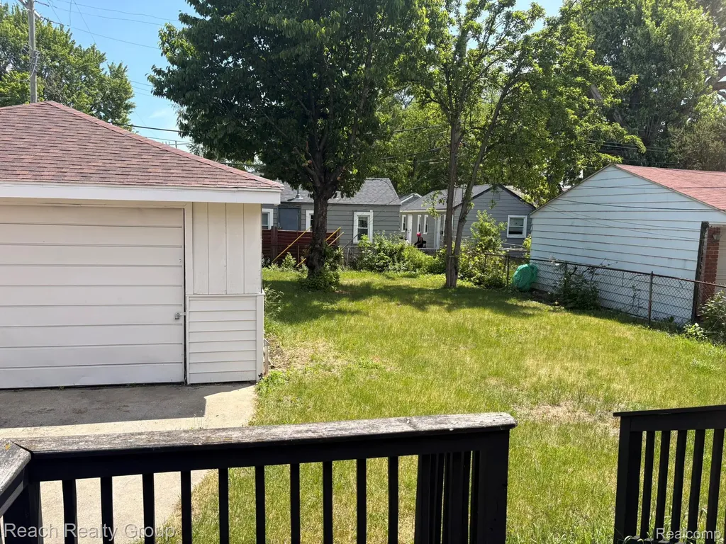 11430 Lenore Redford Charter Township MI 48239