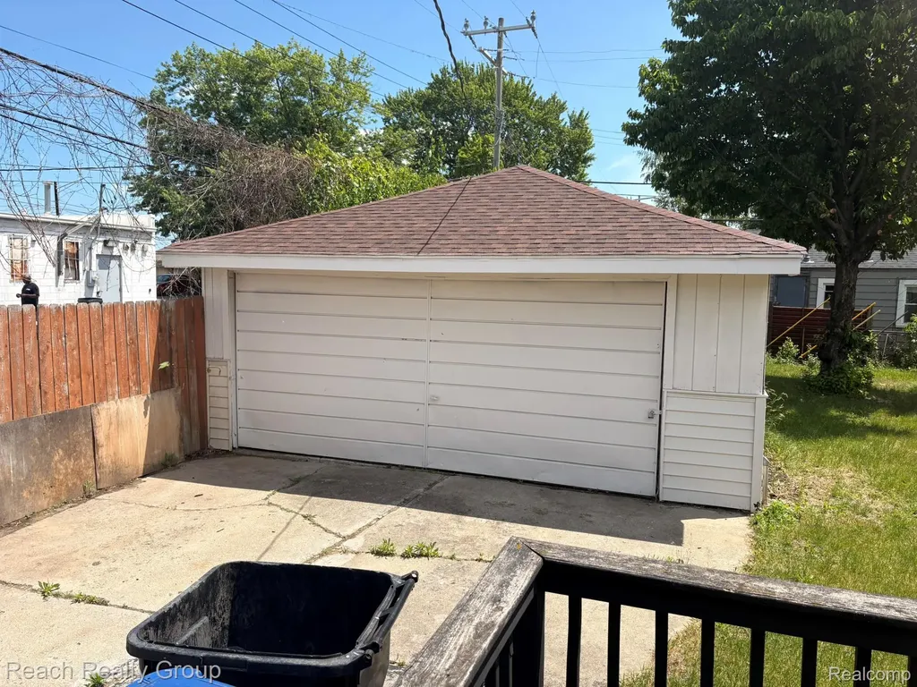 11430 Lenore Redford Charter Township MI 48239