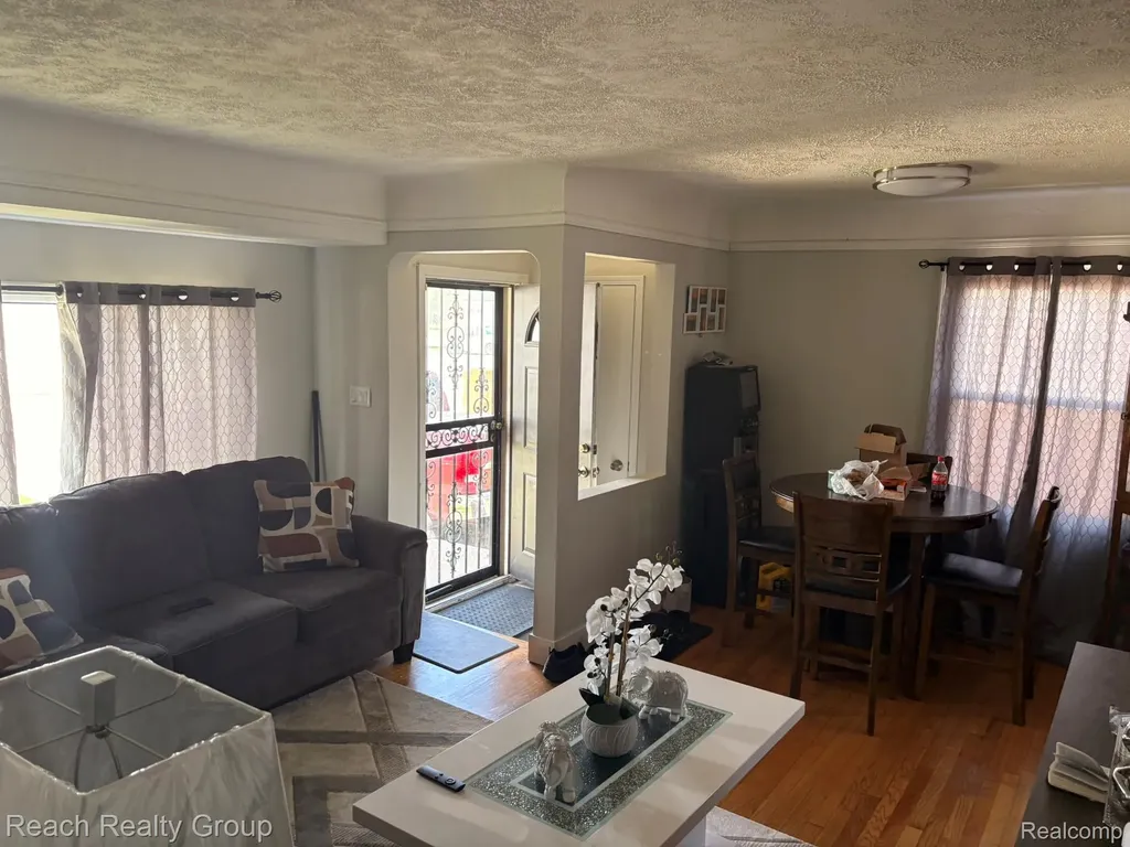 11430 Lenore Redford Charter Township MI 48239