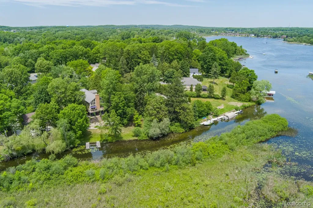 4780 Hillcrest Drive Independence Charter Township MI 48346