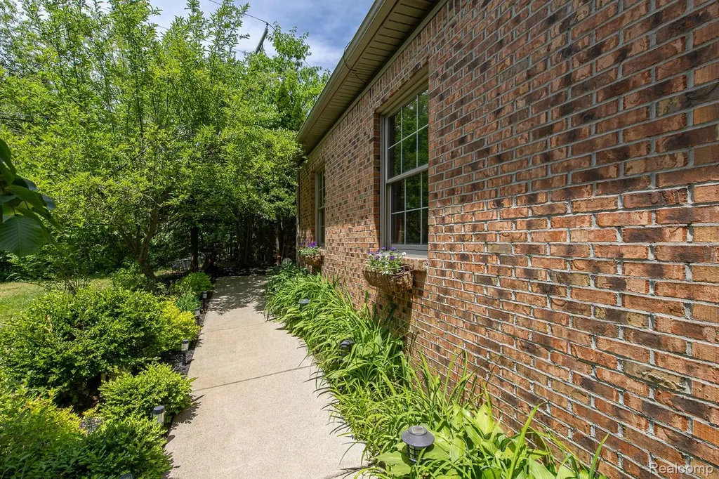 4780 Hillcrest Drive Independence Charter Township MI 48346