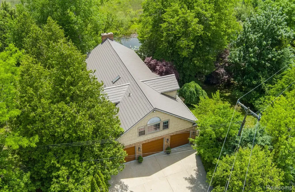 4780 Hillcrest Drive Independence Charter Township MI 48346