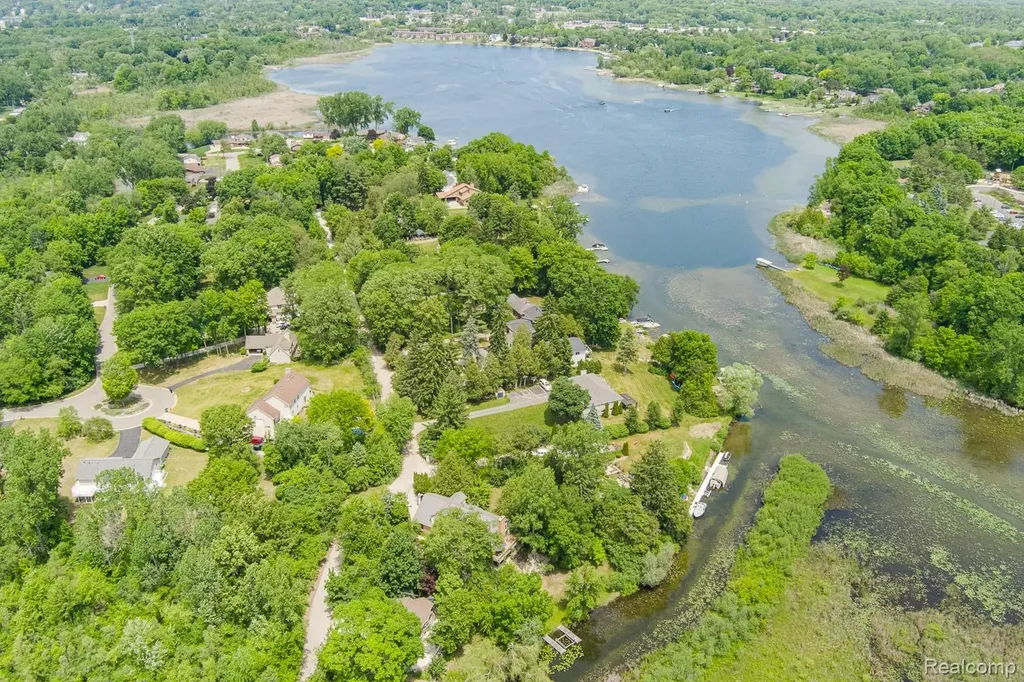 4780 Hillcrest Drive Independence Charter Township MI 48346