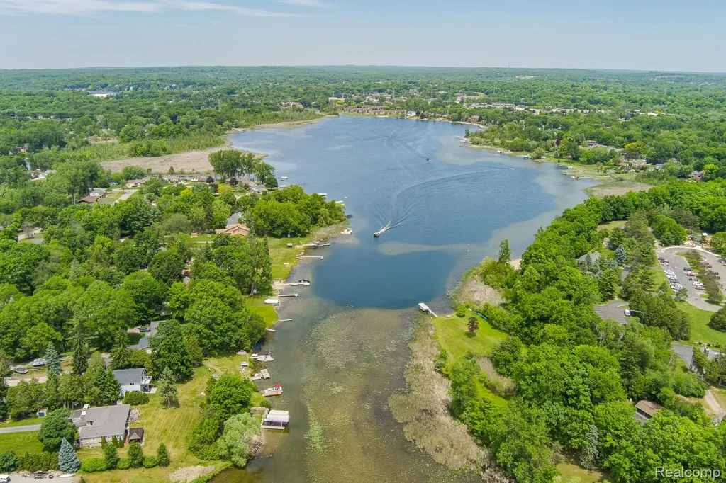 4780 Hillcrest Drive Independence Charter Township MI 48346