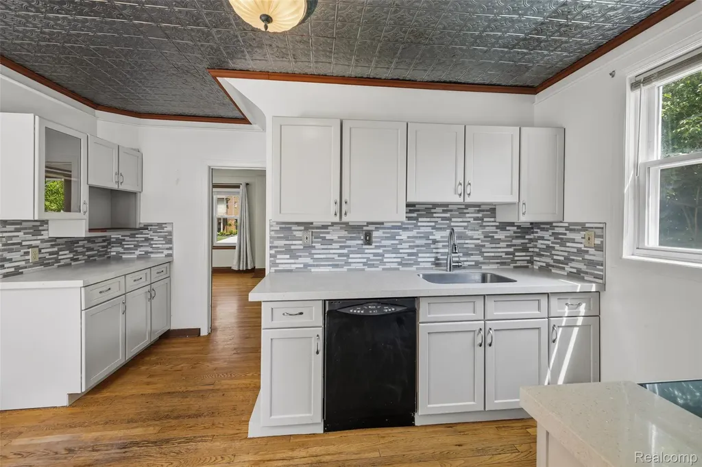 22637 Park Street Dearborn City MI 48124