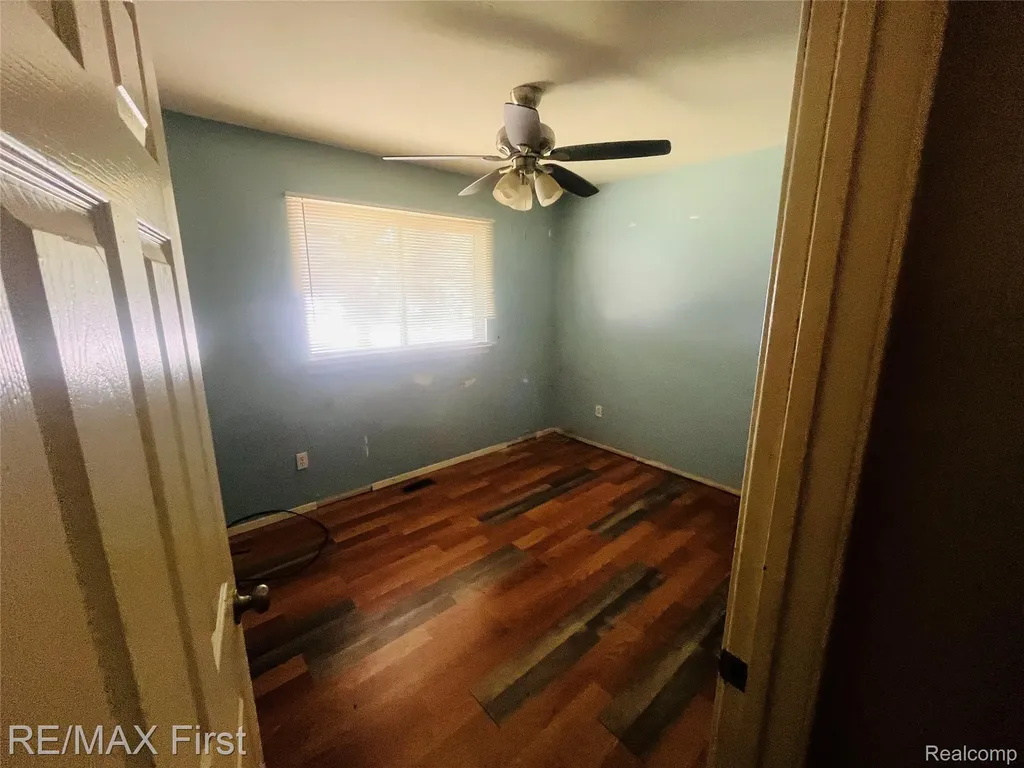 25101 Masch Avenue Warren City MI 48091