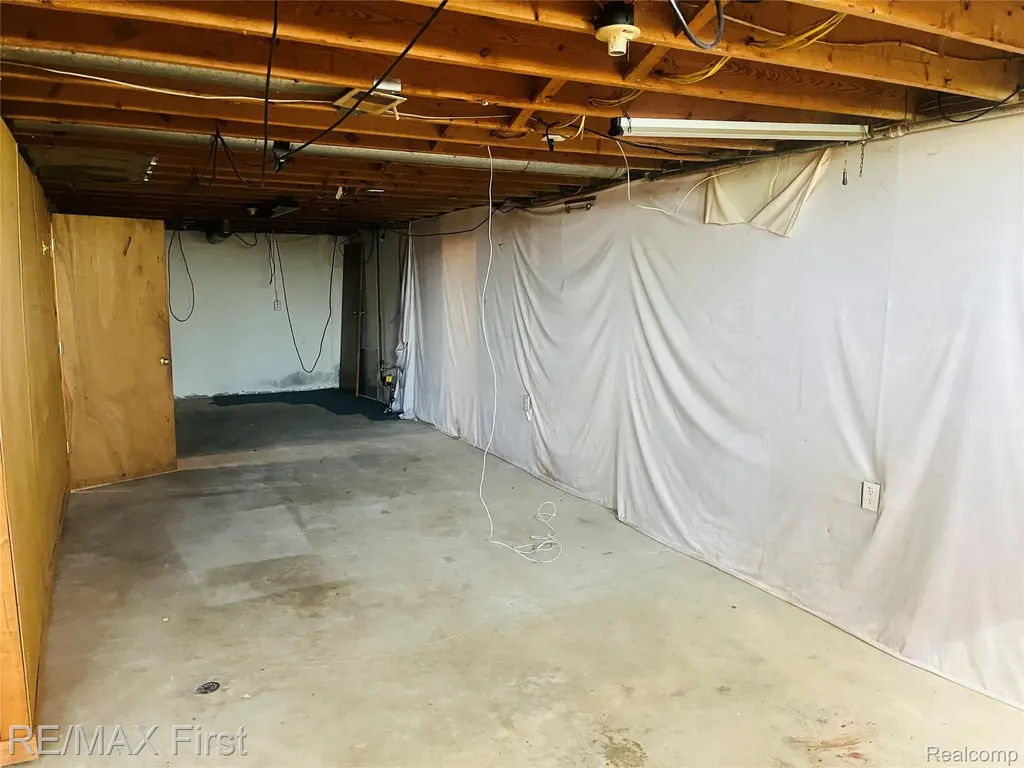 25101 Masch Avenue Warren City MI 48091