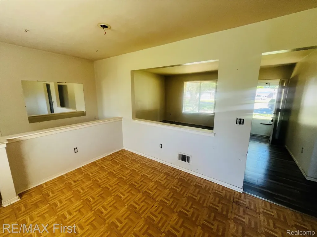 25101 Masch Avenue Warren City MI 48091