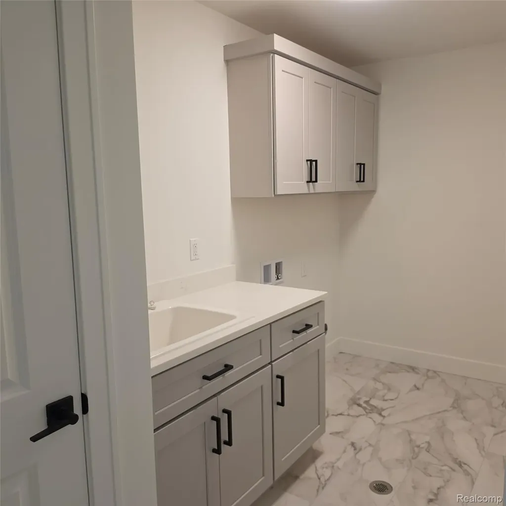 7338 Brys Drive Shelby Charter Township MI 48316