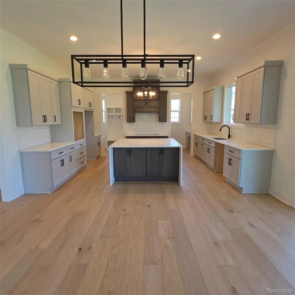 7338 Brys Drive Shelby Charter Township MI 48316