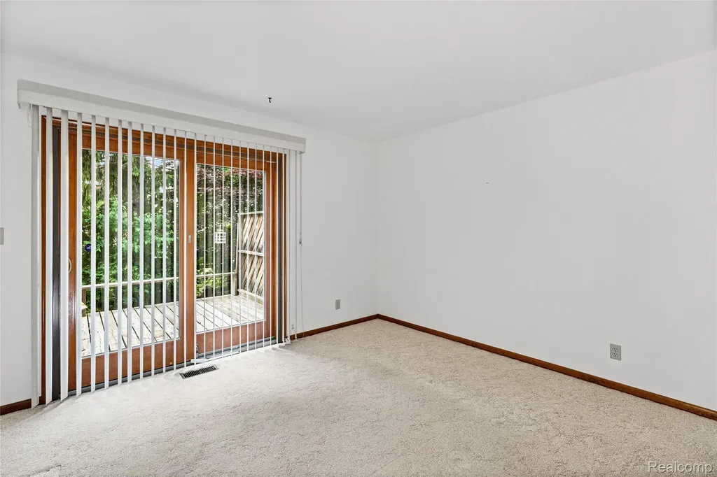 1448 Beaumont Court Flushing City MI 48433