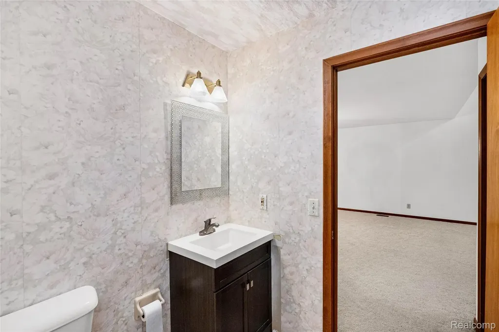 1448 Beaumont Court Flushing City MI 48433