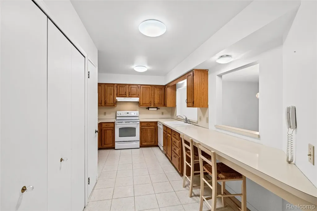 1448 Beaumont Court Flushing City MI 48433