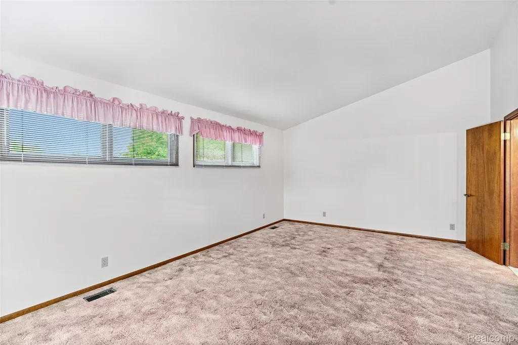1448 Beaumont Court Flushing City MI 48433