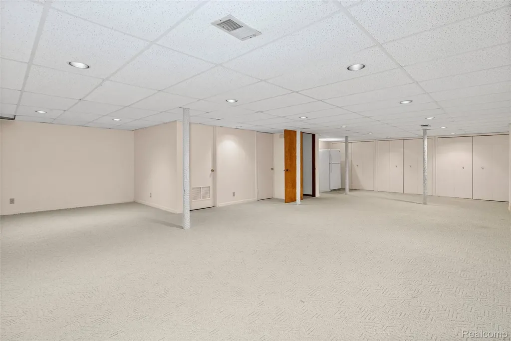1448 Beaumont Court Flushing City MI 48433