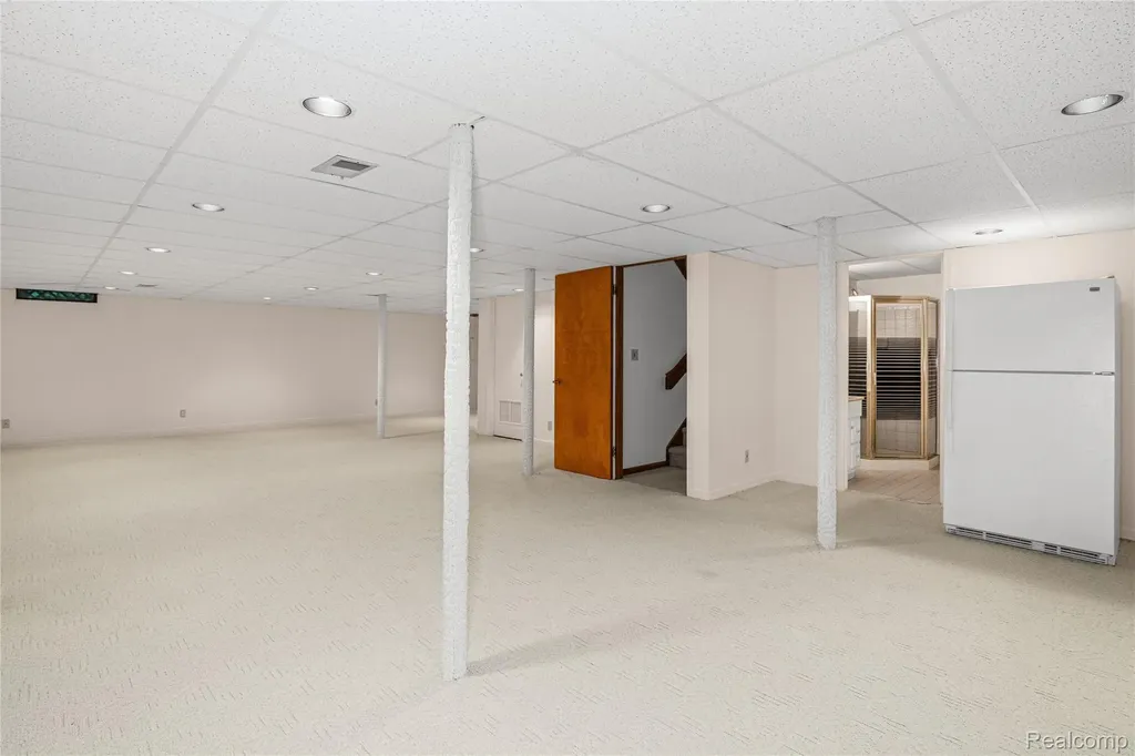 1448 Beaumont Court Flushing City MI 48433
