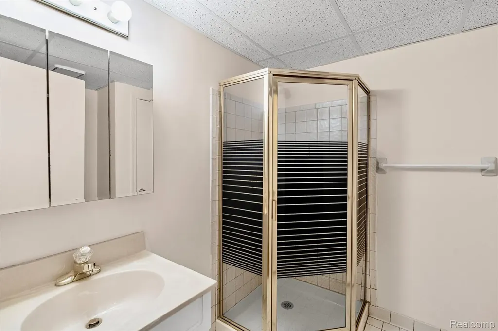 1448 Beaumont Court Flushing City MI 48433