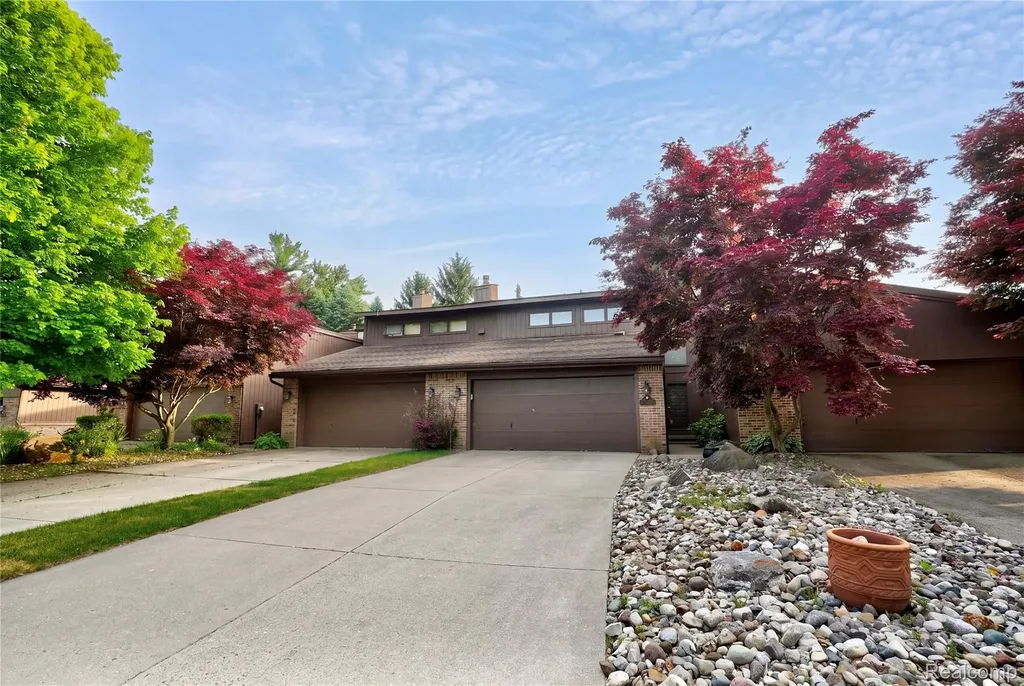1448 Beaumont Court Flushing City MI 48433