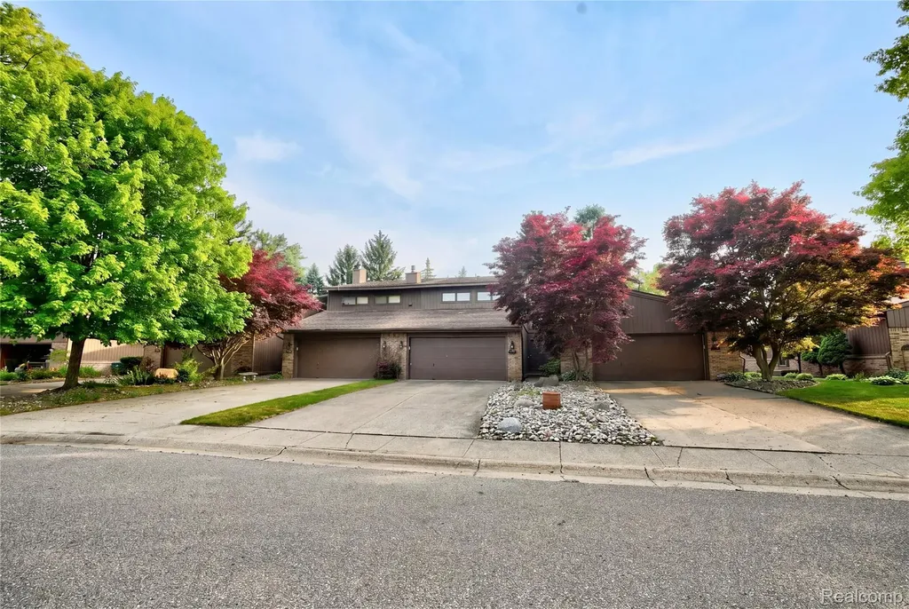 1448 Beaumont Court Flushing City MI 48433