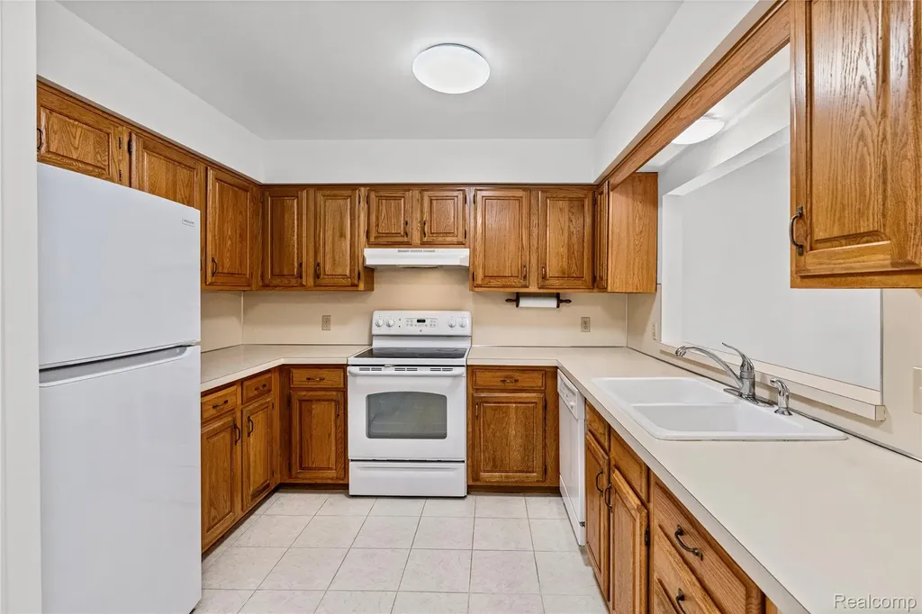 1448 Beaumont Court Flushing City MI 48433