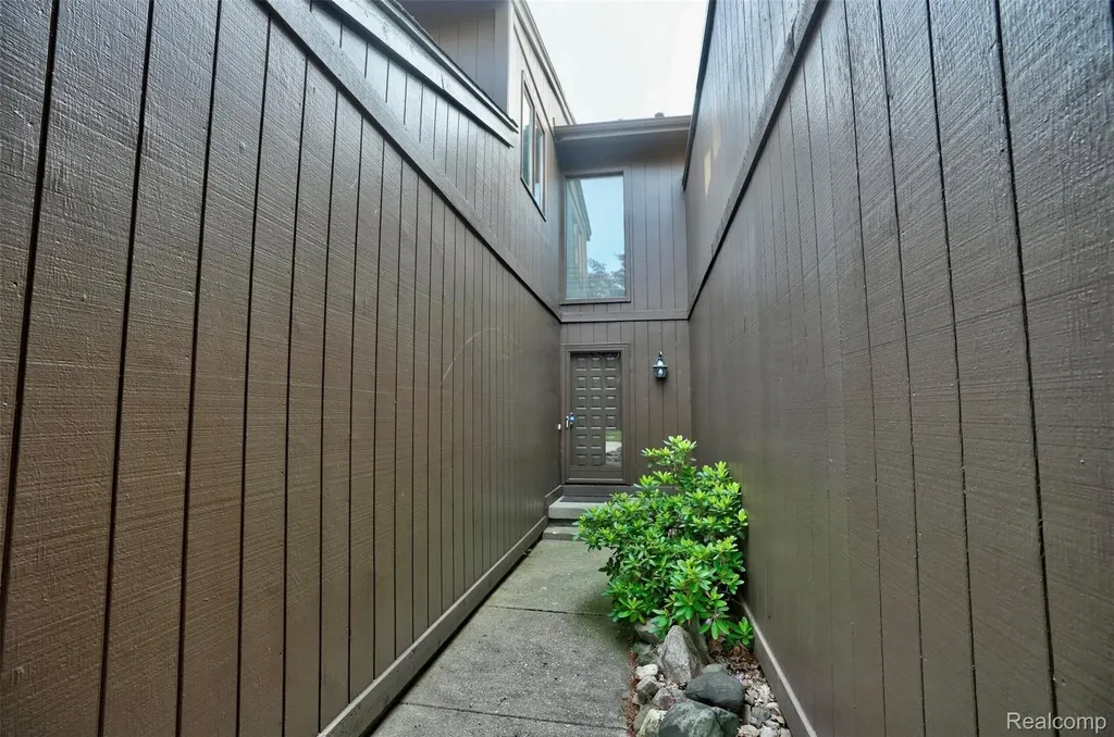 1448 Beaumont Court Flushing City MI 48433