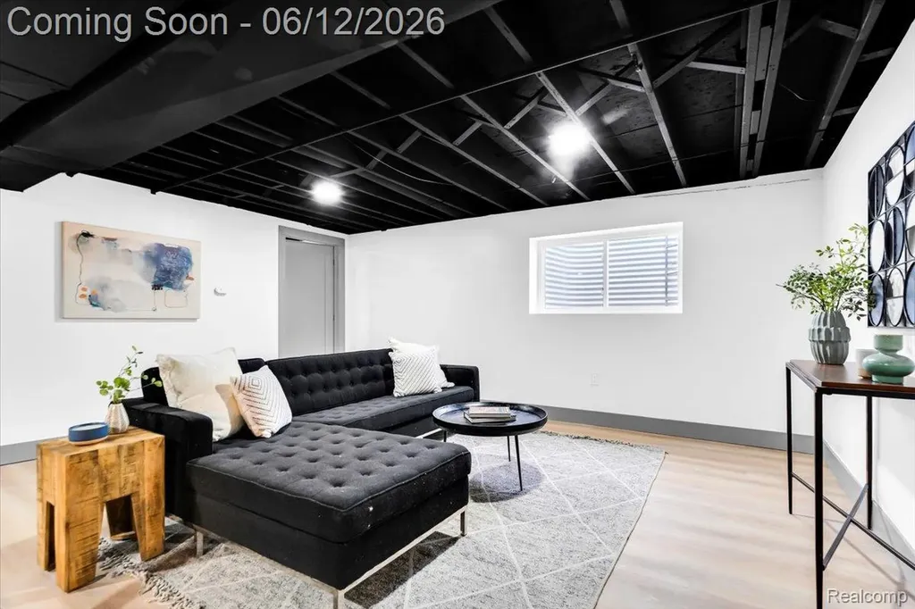 20200 Brookshire Street Southfield City MI 48076