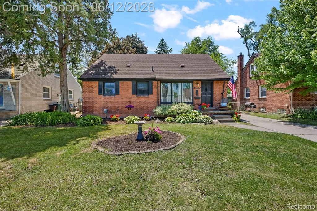 10467 W 11 Mile Road Huntington Woods City MI 48070