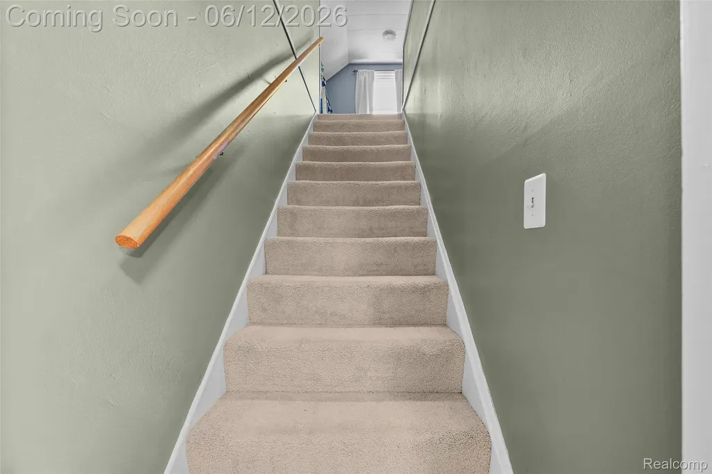10467 W 11 Mile Road Huntington Woods City MI 48070