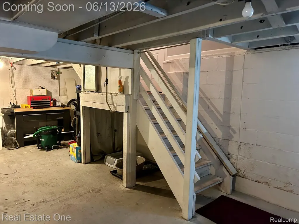 39621 Ormsby Street Clinton Charter Township MI 48036