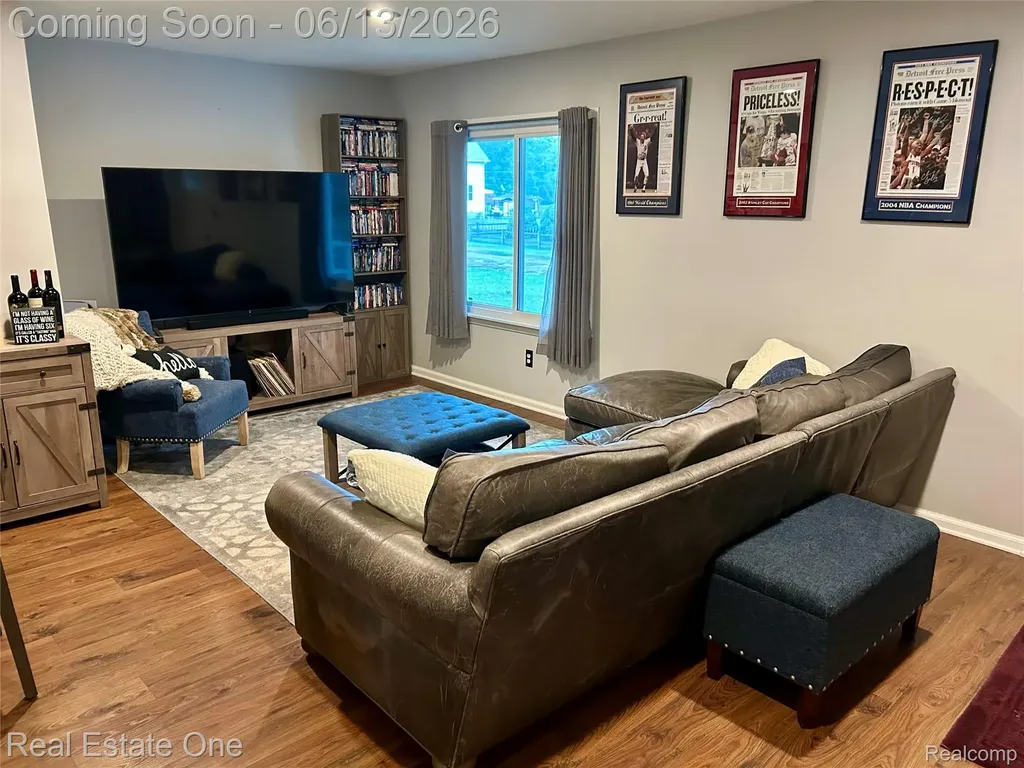 39621 Ormsby Street Clinton Charter Township MI 48036