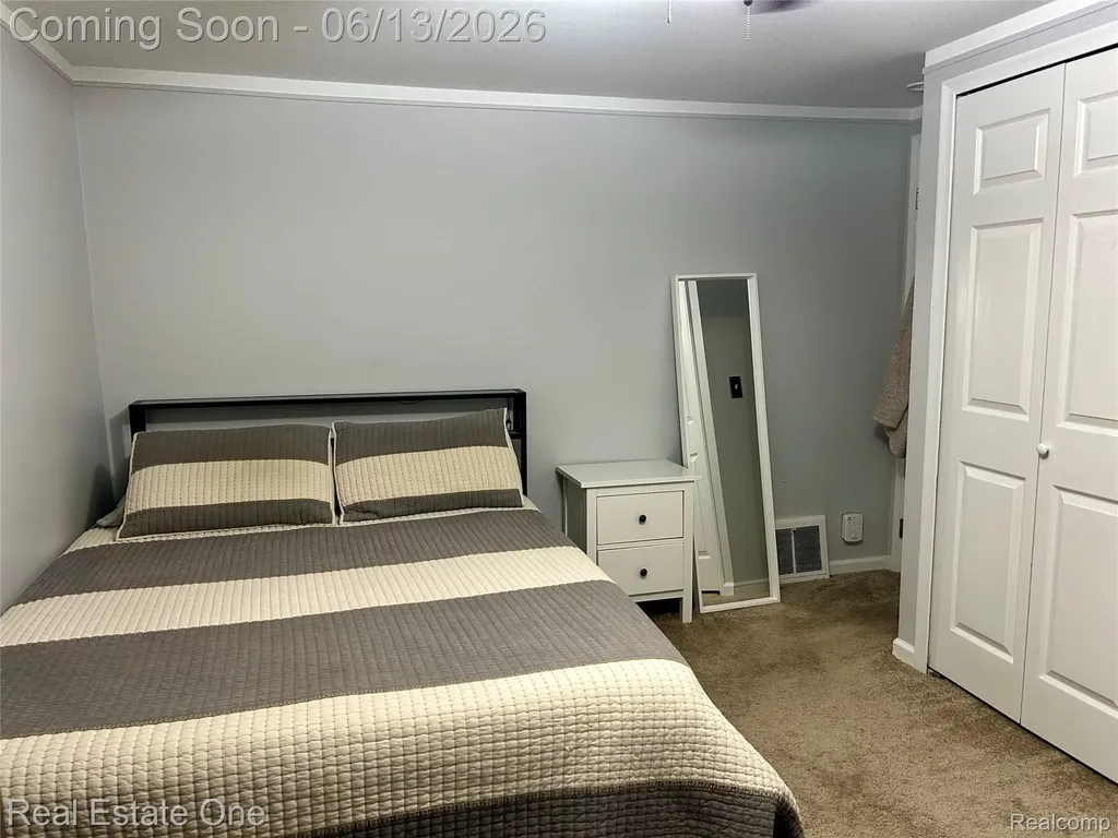 39621 Ormsby Street Clinton Charter Township MI 48036