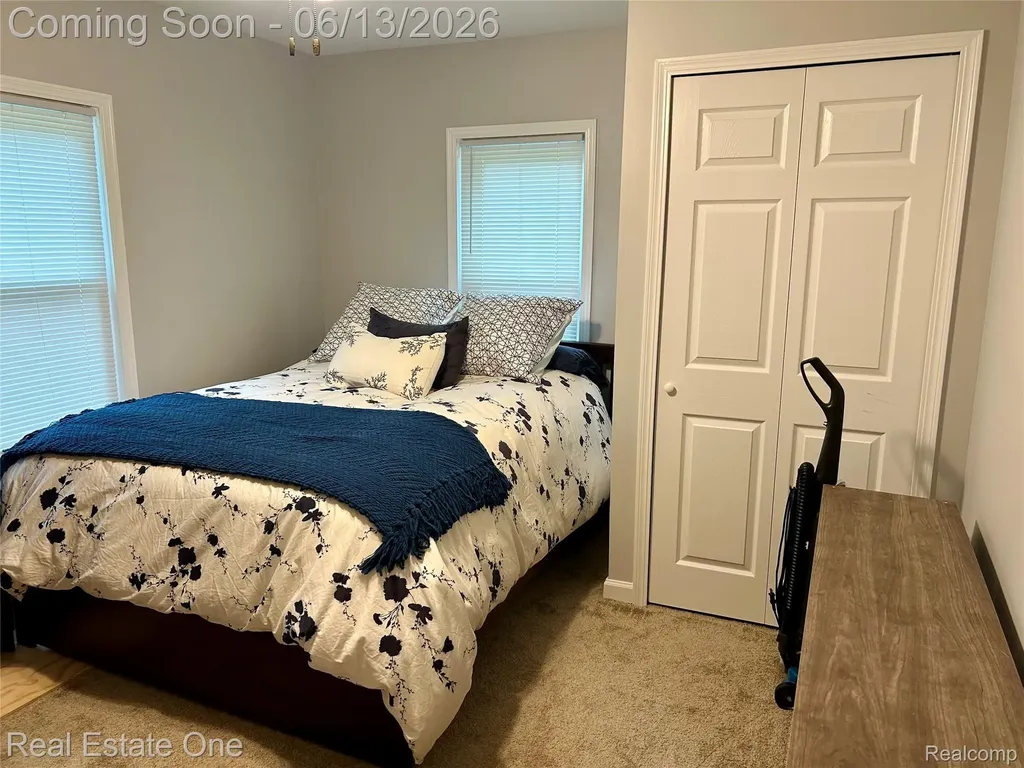 39621 Ormsby Street Clinton Charter Township MI 48036