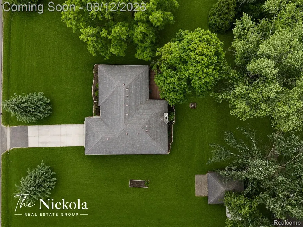1580 Rockfield Drive Troy City MI 48085