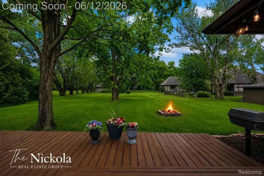 1580 Rockfield Drive Troy City MI 48085